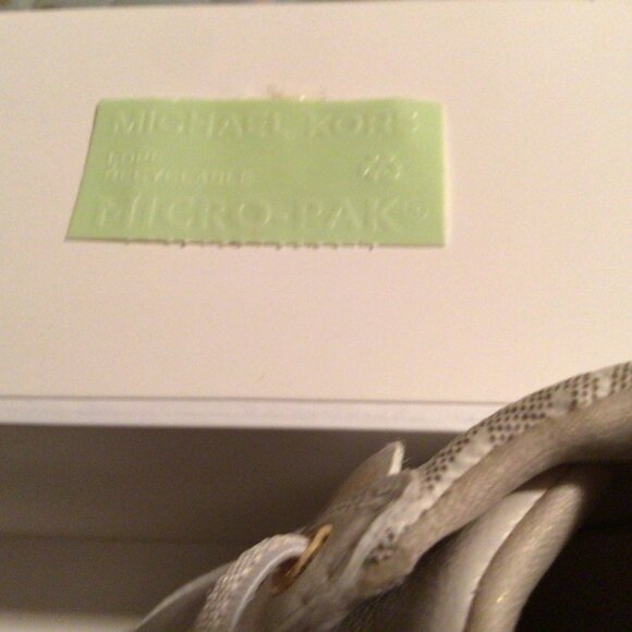 MICHAEL KORS Baby Sneakers Size 4 - Picture 3 of 6